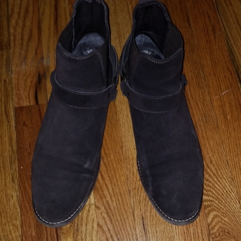 Suede boots